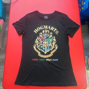 Harry Potter Hogwarts graphic T-shirt black and gold woman's size M